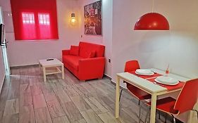 Conil Red-Black Apartment